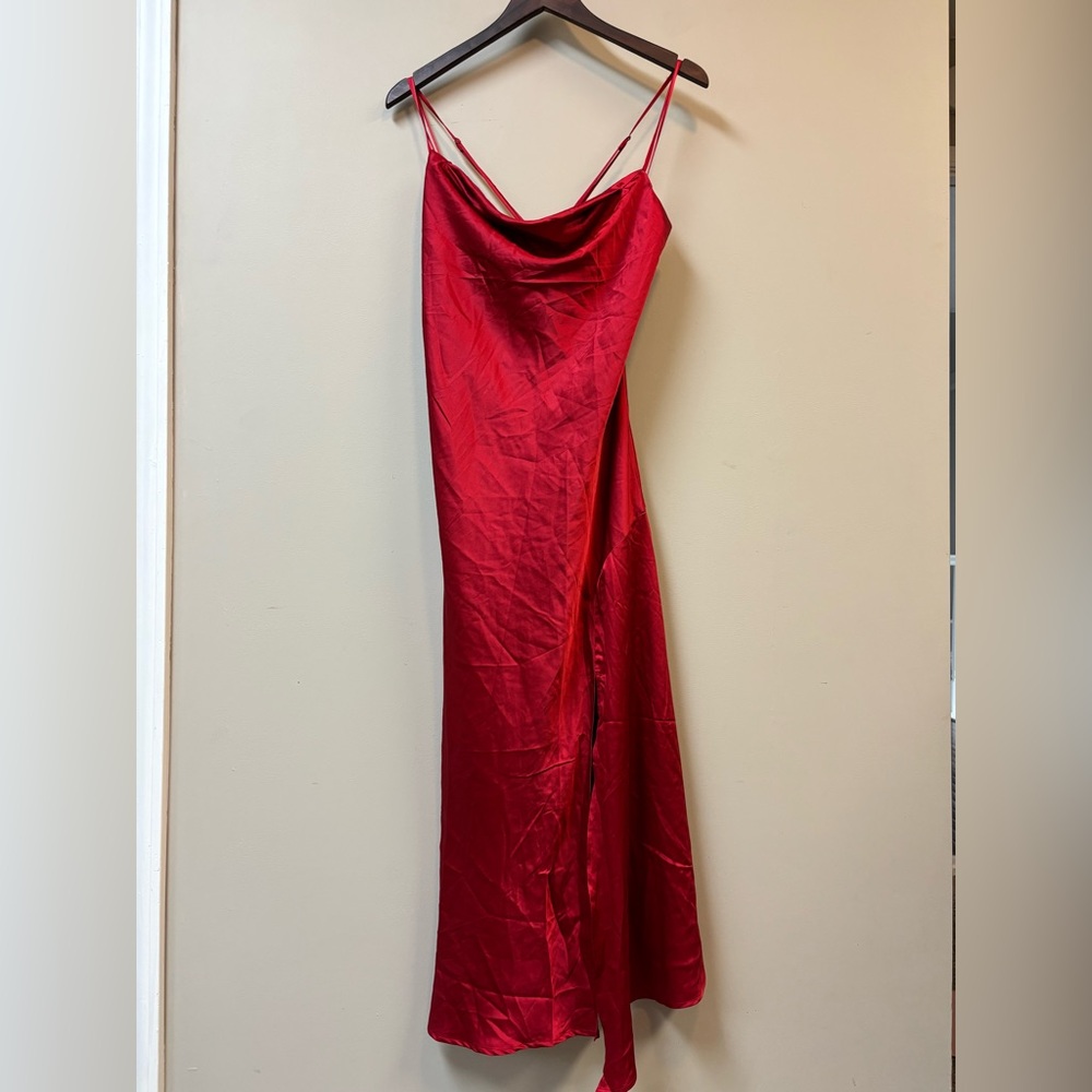 ASTR The Label Gaia Dress Red Satin Midi XL‎ - Picture 4 of 8